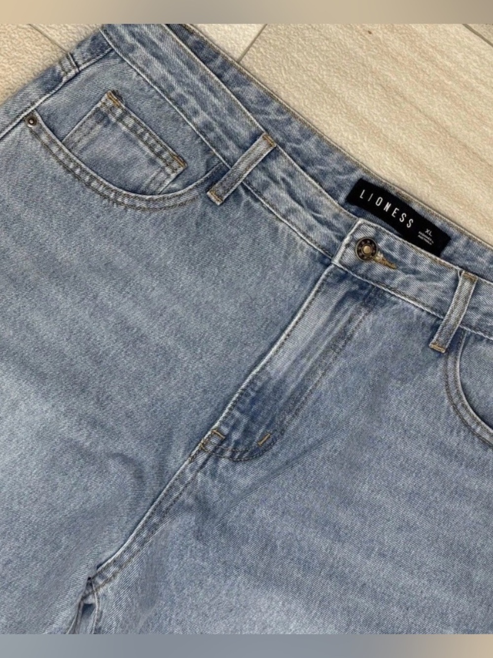 LIONESS Baggy Wide Leg Jeans Faded Denim Size XL 34x35 Ankle Slit Australian - Picture 6 of 9
